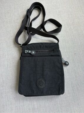 Kipling El Dorado Black Crossbody Bag Lightweight Nylon Like New
